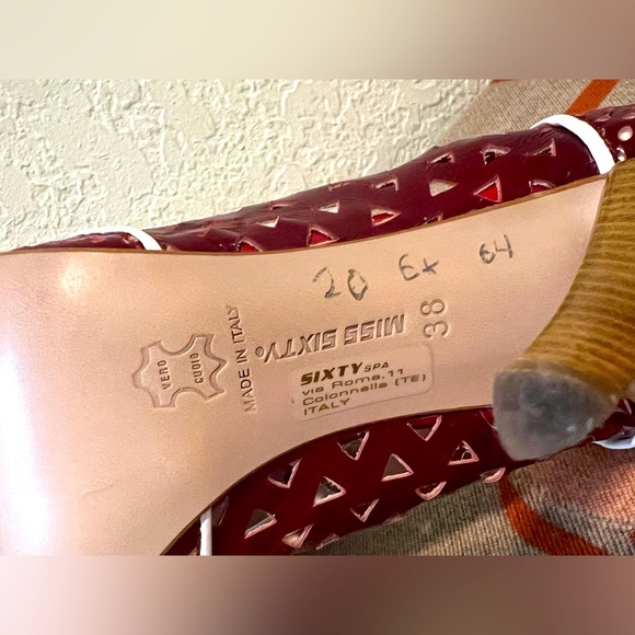 MISS SIXTY Burgundy White Perforated Pumps. Made In Italy. EU Sz 38 US Sz 8 - Picture 7 of 8